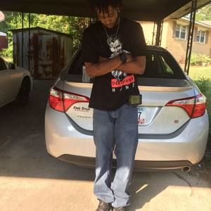 Meet your Posher, Lawrence